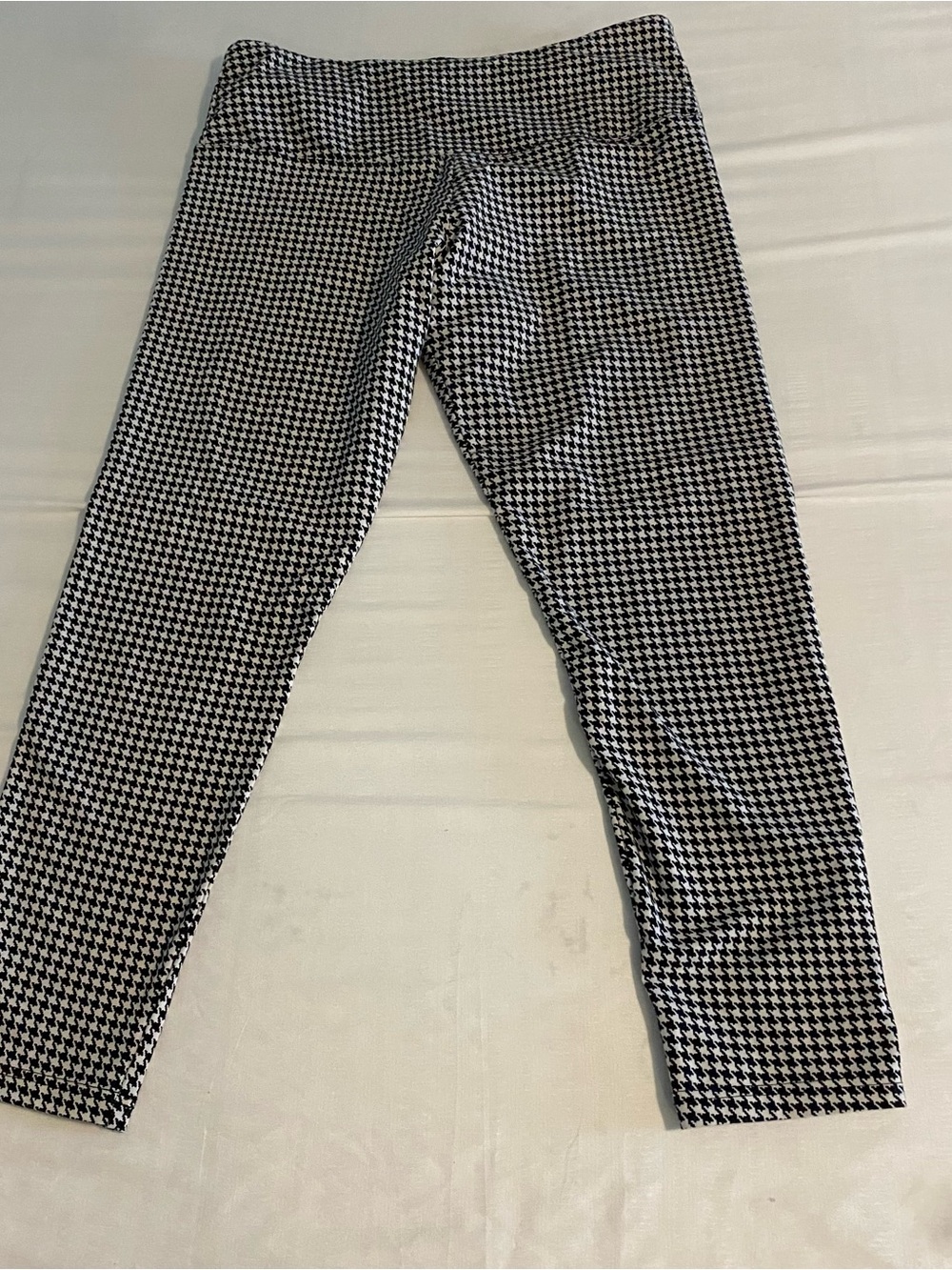 Black & White Houndstooth Leggings